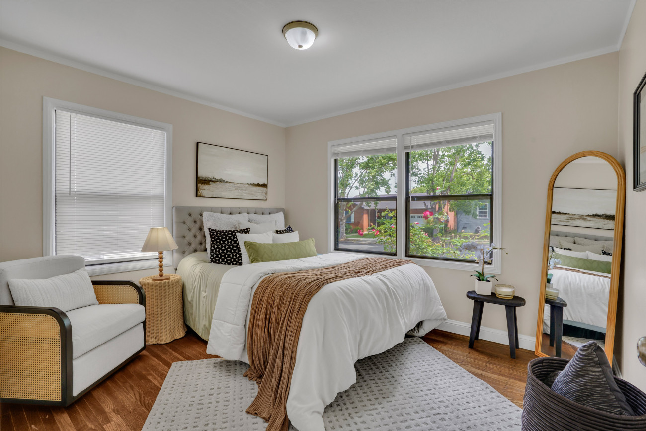 12-561 Cedar st-12.jpg